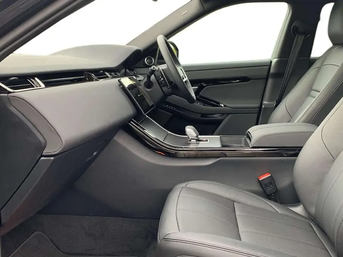 Used Land Rover Range Rover evoque SE Dynamic 2025 Grey SUV