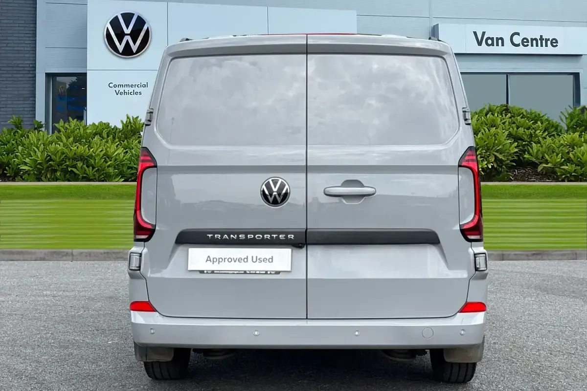 Usado VW Transporter Pro 110 CV (80 kW) 2025 Gris Van