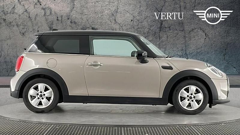 Begagnad Mini Cooper Classic 136 HK (100 kW) 2022 Grå Halvkombi