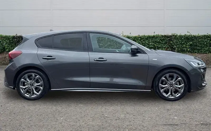 Used Ford Focus ST-Line 125 HP (91 kW) 2025 Hatchback
