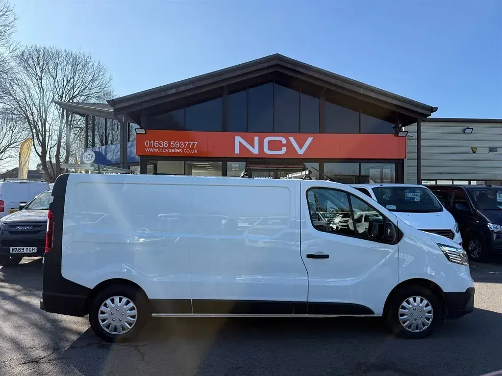 Used Renault Trafic Business 2022 White