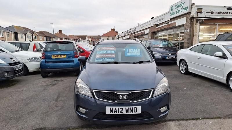 Blue Used 2012 Kia Ceed Hatchback | £3,895 (Good price) - Image 1/4