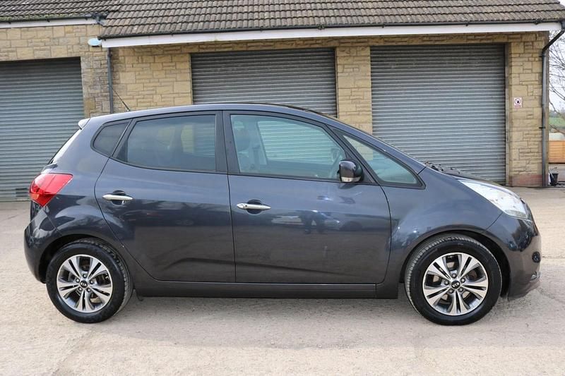 Used Kia Venga 123 HP (90 kW) 2016 Silver Hatchback