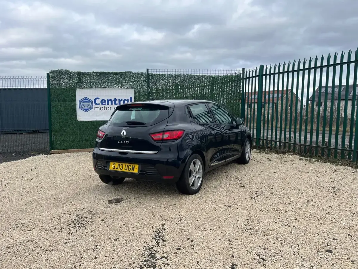 Usado Renault Clio IV Dynamique 75 HP (55 kW) 2013 Preto Citadino