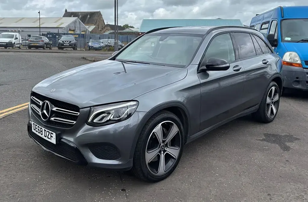 Usado Mercedes GLC220 Urban 170 HP (125 kW) 2018 Cinzento SUV