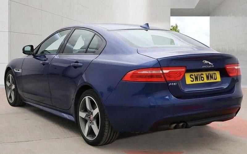 Used Jaguar XE R-Sport 179 HP (131 kW) 2019 Sedan