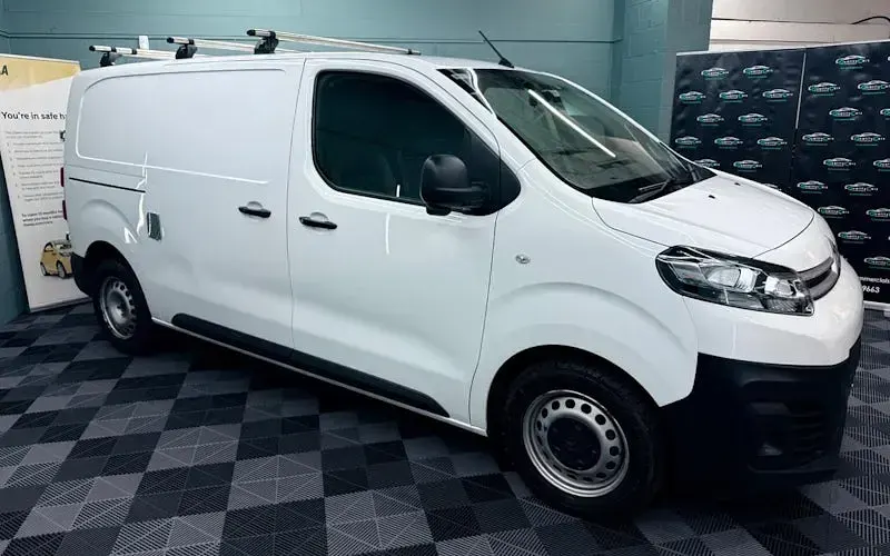 Used Citroën Dispatch 120 HP (88 kW) 2020 White MPV