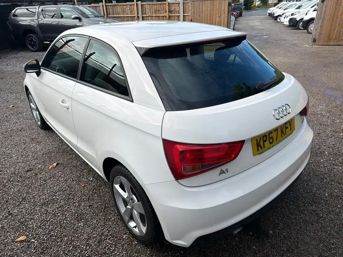 Used Audi A1 Sport 93 HP (68 kW) 2017 White Hatchback