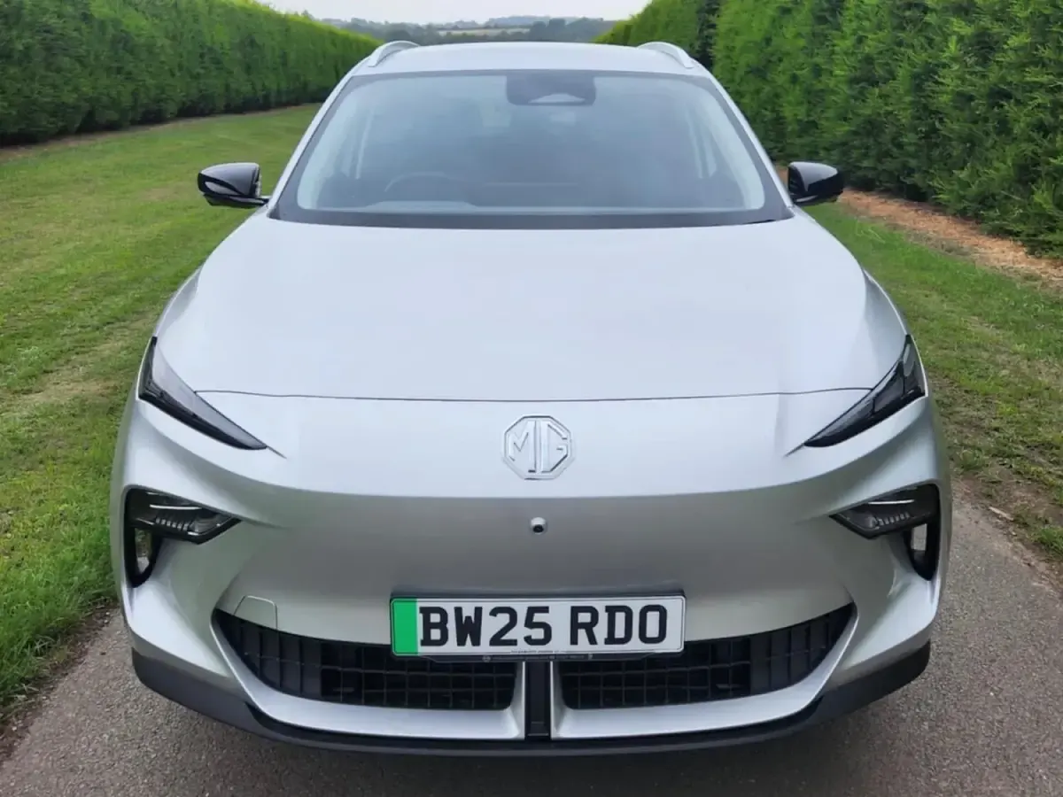 New MG MG5 EV Trophy 2025 Silver Estate