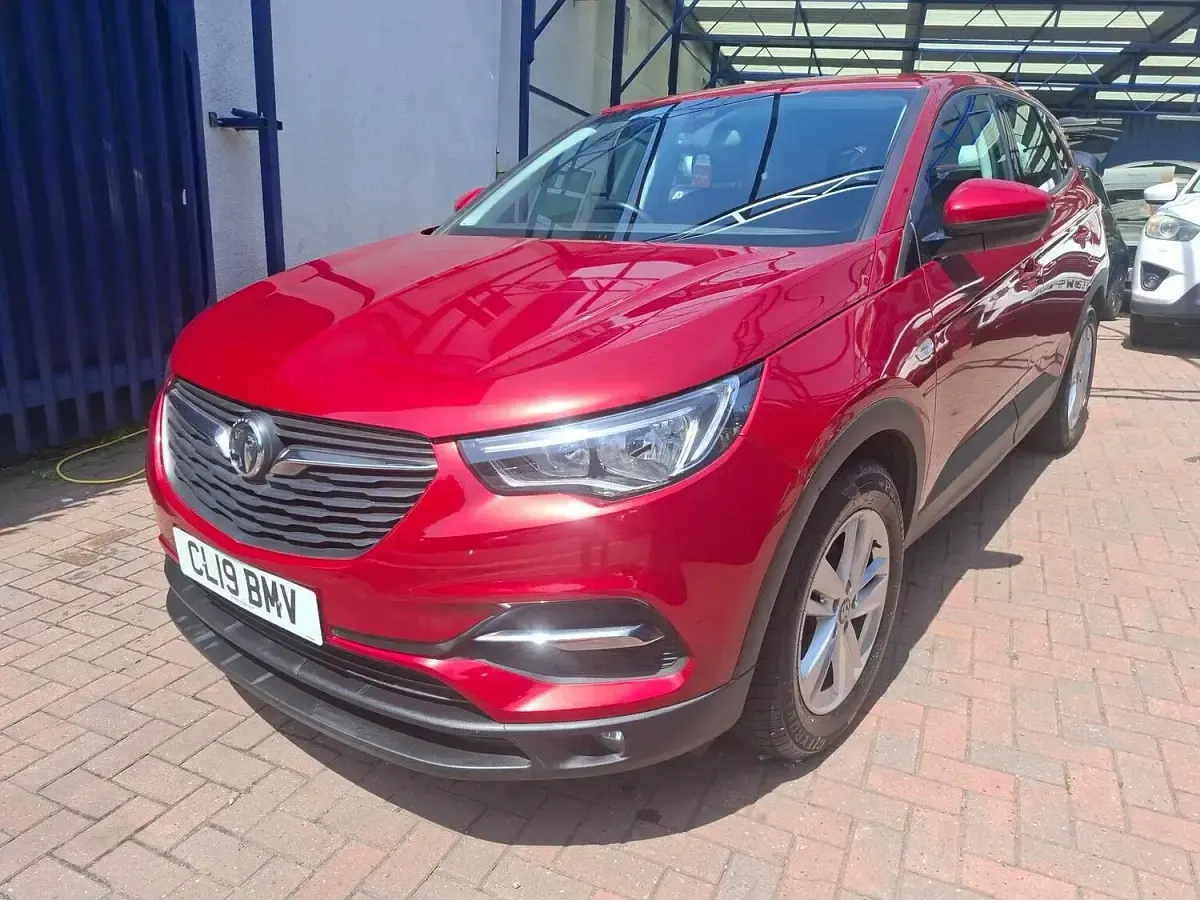Used Vauxhall Grandland X S 130 HP (95 kW) 2019 Red SUV