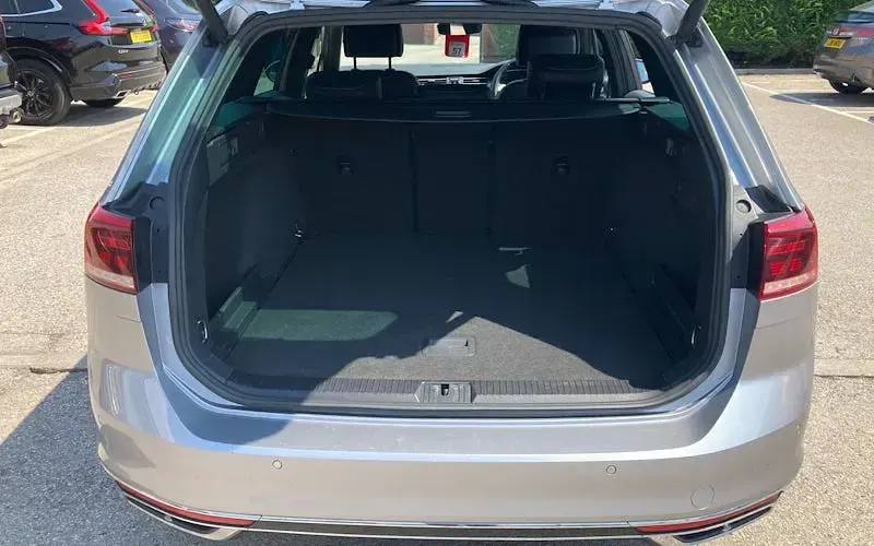 Used VW Passat R-line 190 HP (139 kW) 2020 Silver Estate