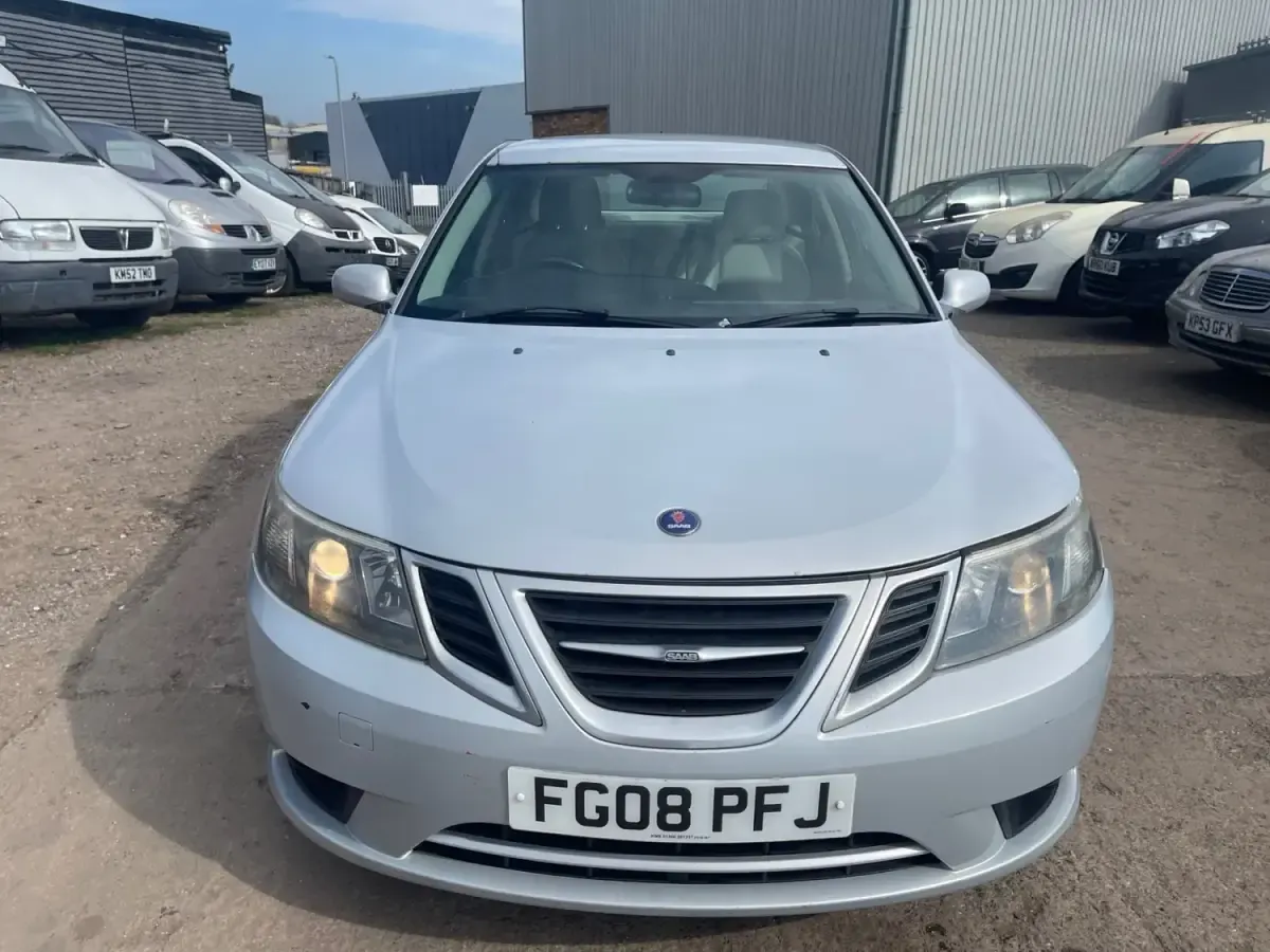 Usado Saab 9-3 Vector 150 HP (110 kW) 2008 Prateado Sedan