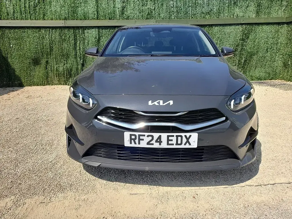 Used Kia Ceed 138 HP (101 kW) 2024 Grey Hatchback