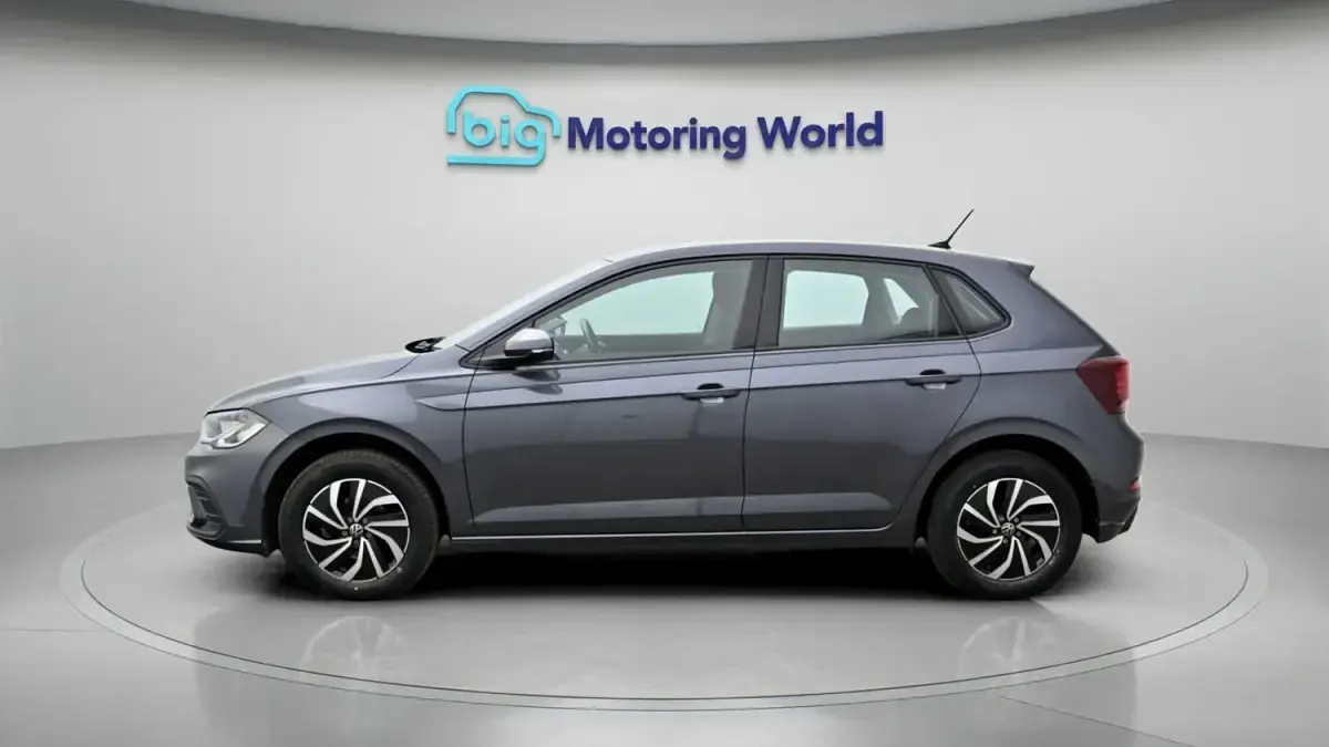 Używany VW Polo S 80 KM (58 kW) 2023 Szary Hatchback