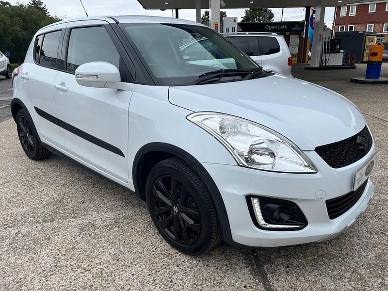 Used Suzuki Swift SZ4 94 HP (69 kW) 2014 White Hatchback