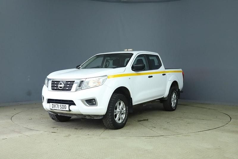 Used Nissan Navara Acenta 2021 White Pickup