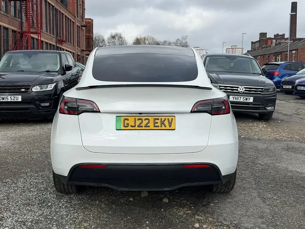 Used Tesla Model Y Long Range AWD 85 kW (116 HP) 2022 White SUV