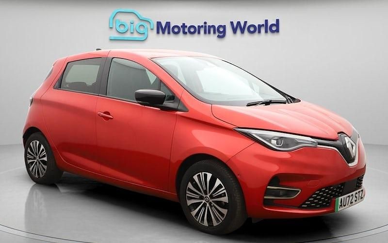Used Renault Zoe Techno 100 kW (136 HP) 2023 Red Hatchback