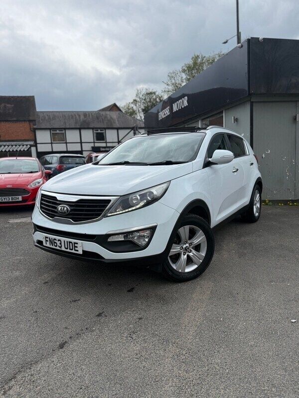 White Used 2013 Kia Sportage 2 SUV | £4,299 (Good price) - Image 1/4