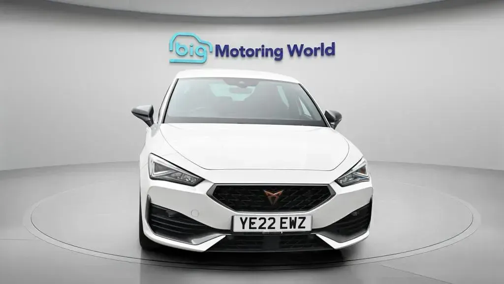 Used Cupra Leon VZ2 310 HP (228 kW) 2022 White Hatchback