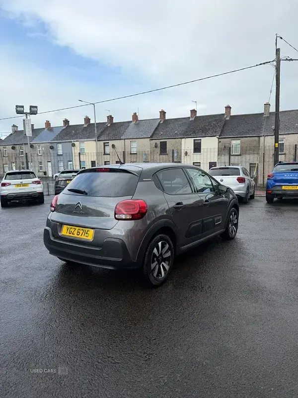 Begagnad Citroën C3 PureTech 2023 Grå Halvkombi