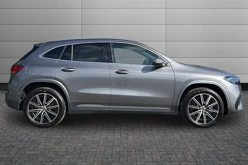 Usado Mercedes EQA300 Executive 167 kW (228 HP) 2024 Cinzento SUV