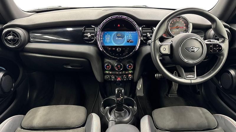 Usado Mini Cooper Hatch 134 CV (98 kW) 2022 Negro Utilitario