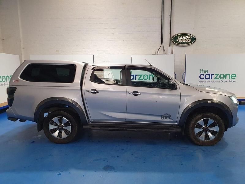 Usado Isuzu D-Max 163 HP (119 kW) 2023 Prateado Pickup