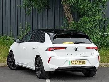 Used Vauxhall Astra 114 kW (156 HP) 2024 White Hatchback
