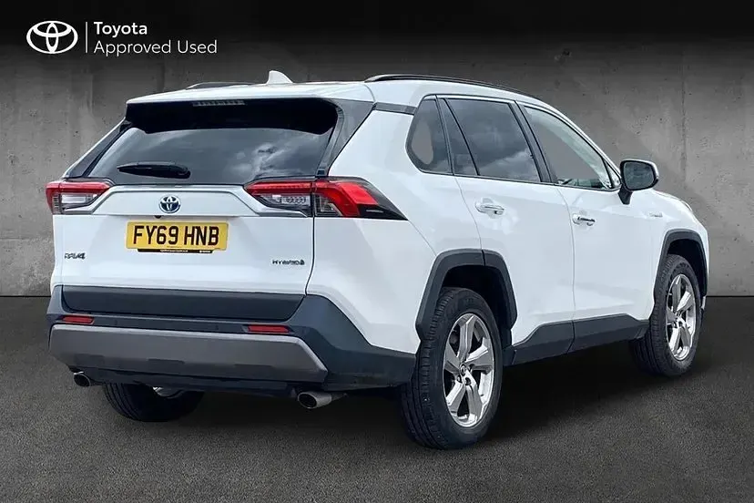 Used Toyota RAV4 Hybrid 218 HP (160 kW) 2019 White SUV