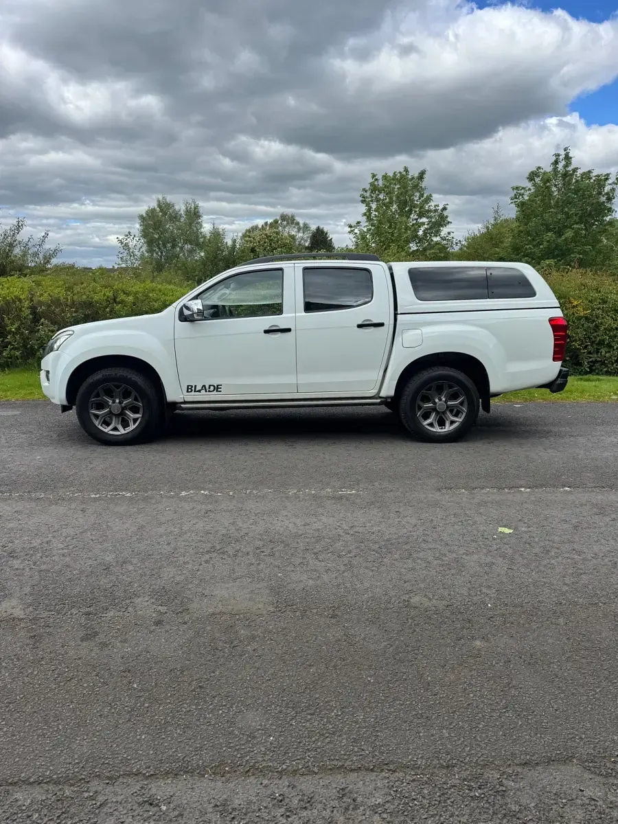 Usado Isuzu D-Max 164 CV (120 kW) 2015 Blanco Pickup/Camioneta