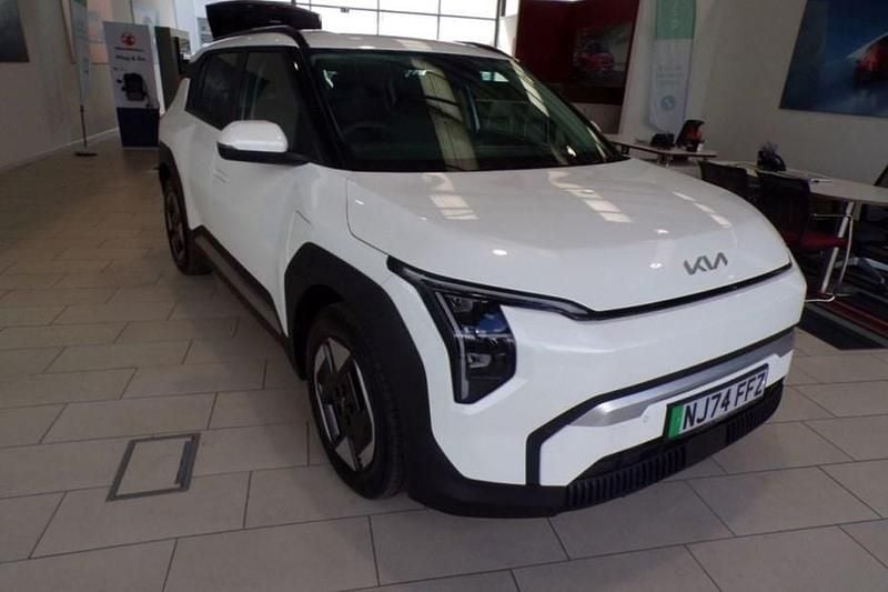Used 2025 Kia EV3 2 SUV | £29,999 (Super price) - Image 1/1
