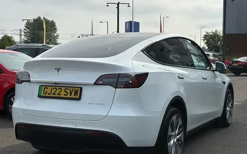 Used Tesla Model Y Long Range AWD 286 kW (389 HP) 2025 SUV
