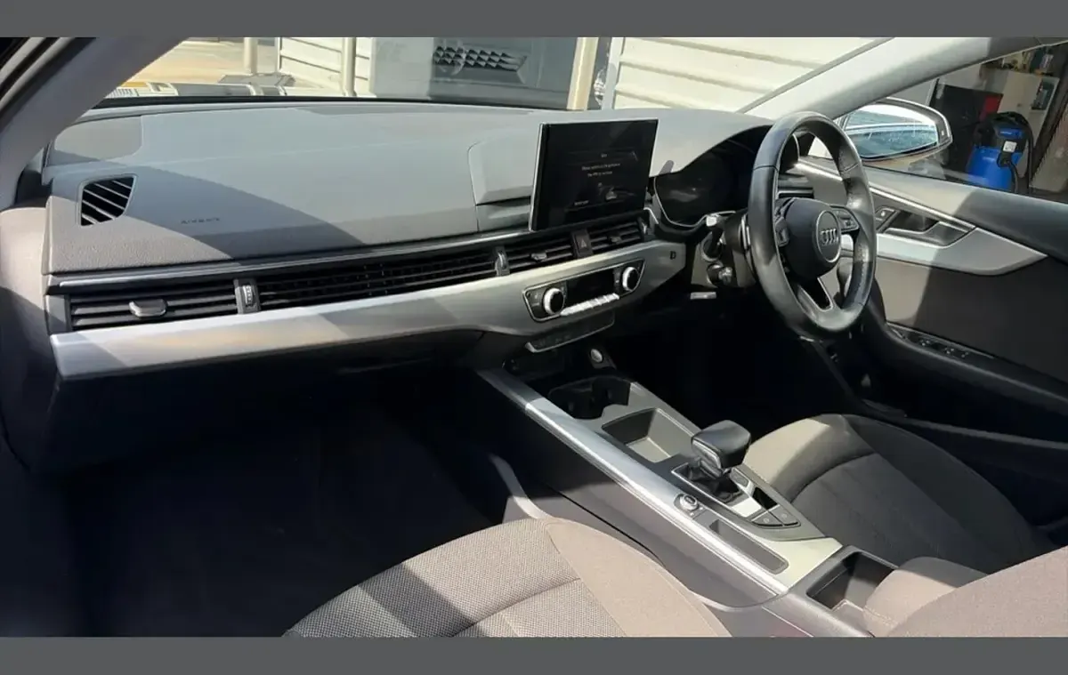 Used Audi A4 Comfort 150 HP (110 kW) 2023 Black Estate
