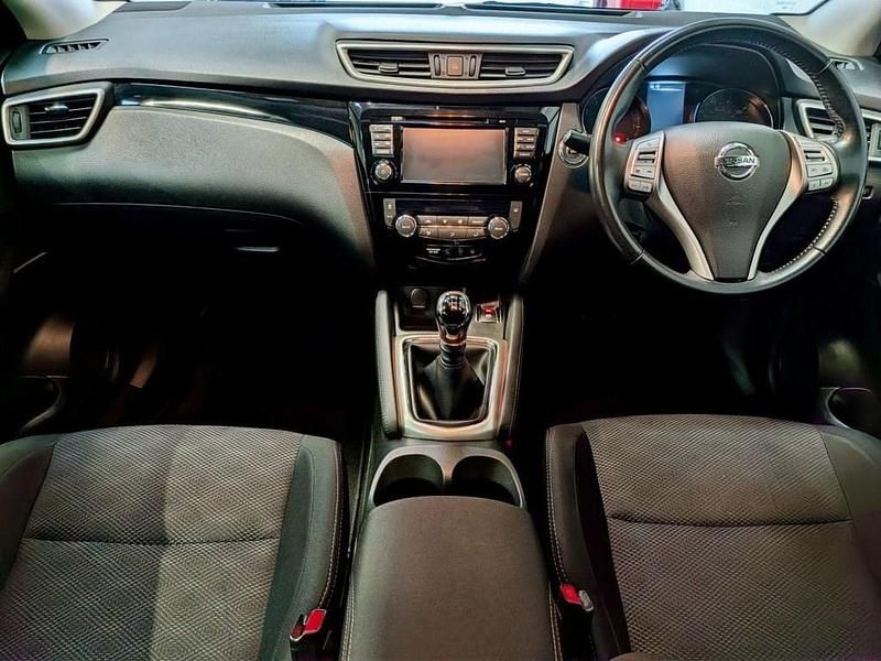 Used Nissan Qashqai N-Connecta 2016 Silver SUV