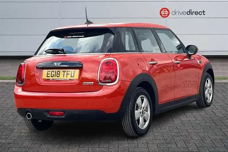 Used Mini Cooper Hatch 136 HP (100 kW) 2018 Orange Hatchback