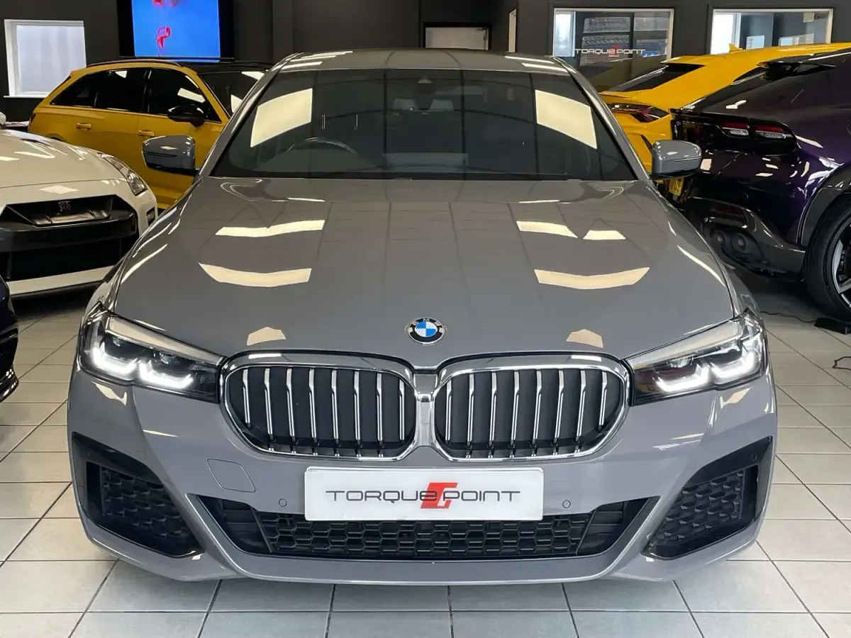 Usado BMW 520 M Sport 2021 Gris Berlina