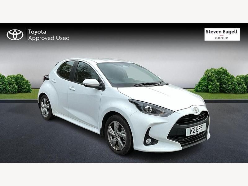 Used Toyota Yaris Hybrid 2025 White Hatchback