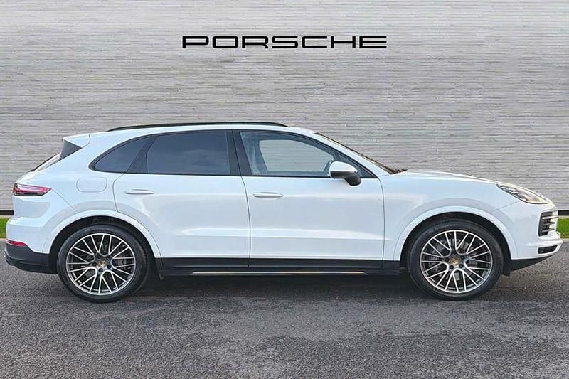 Used Porsche Cayenne S Platinum Edition 440 HP (323 kW) 2022 Carrara white SUV