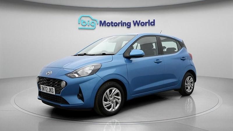 Used Hyundai i10 SE 67 HP (49 kW) 2023 Blue Hatchback