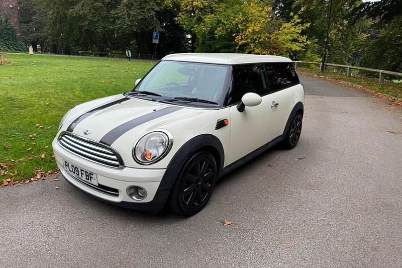 White Used 2009 Mini Cooper Clubman Estate | £2,950 (Fair price) - Image 1/1
