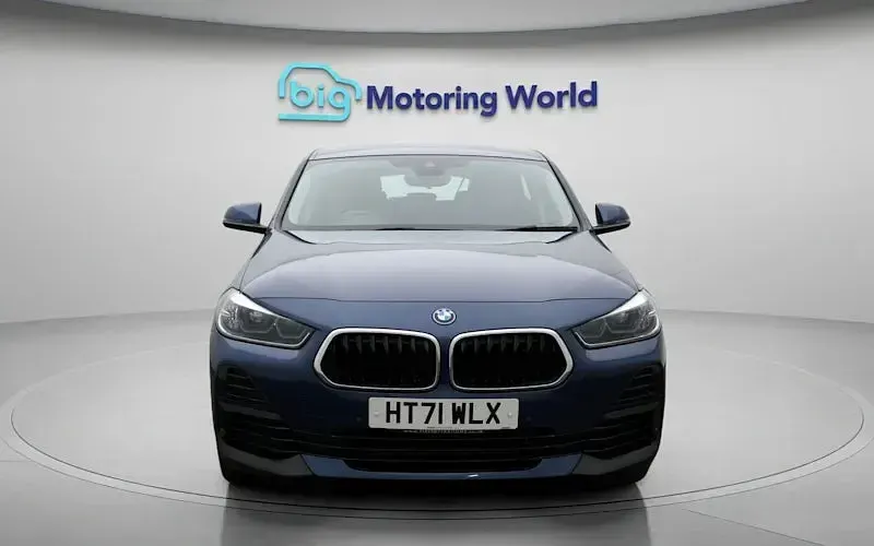 Begagnad BMW X2 Sport Line 221 HK (162 kW) 2022 Blå SUV