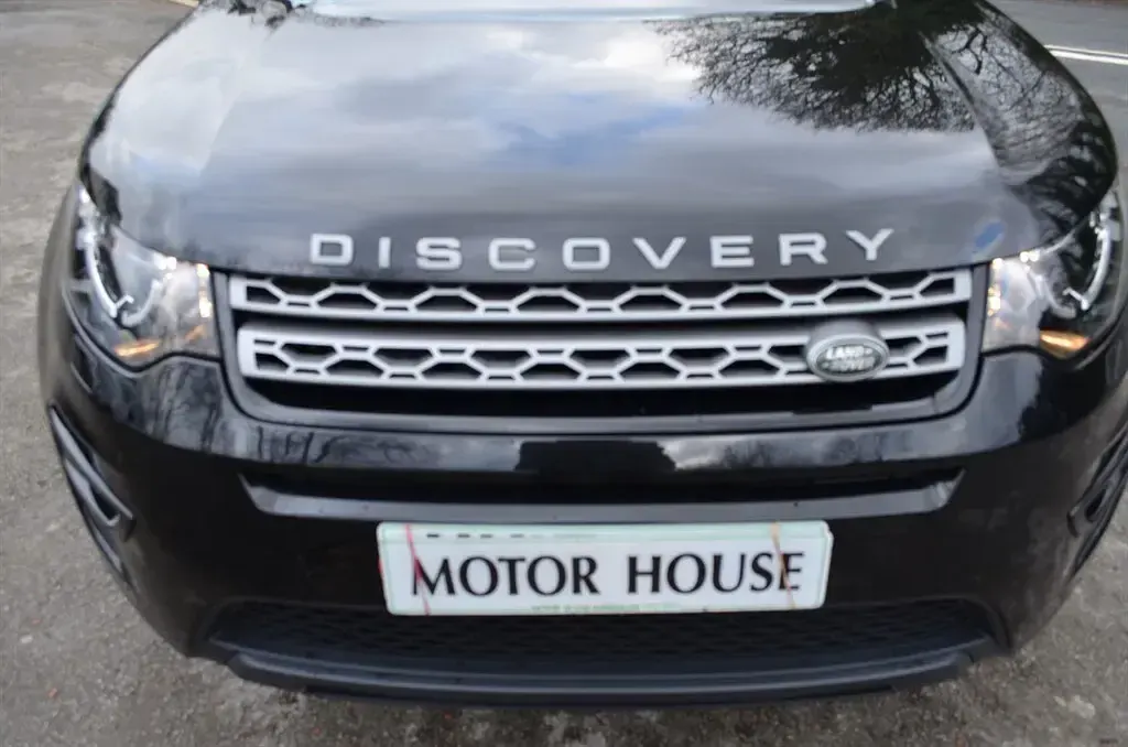 Used Land Rover Discovery Sport Pure 150 HP (110 kW) 2017 Black SUV