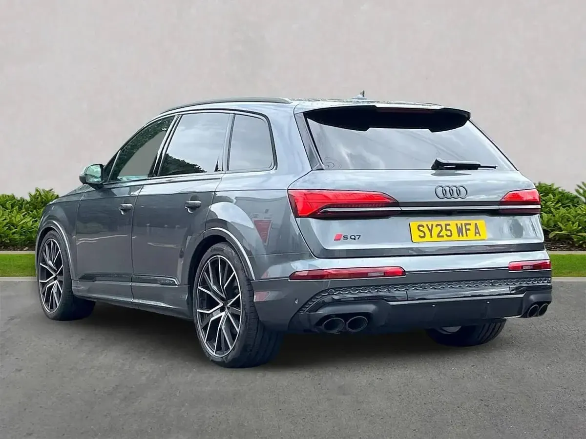 Used Audi SQ7 Advanced 500 HP (367 kW) 2025 Grey SUV