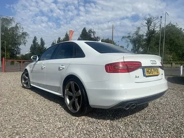 Used Audi A4 Black Edition 177 HP (130 kW) 2015 White Sedan