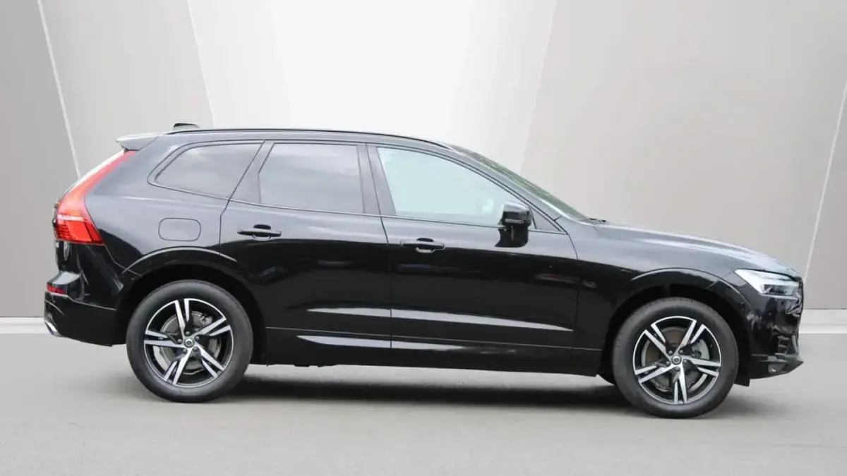 Used Volvo XC60 R-Design 197 HP (144 kW) 2021 SUV