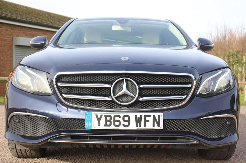 Used Mercedes E300 SE 2019 Blue Sedan