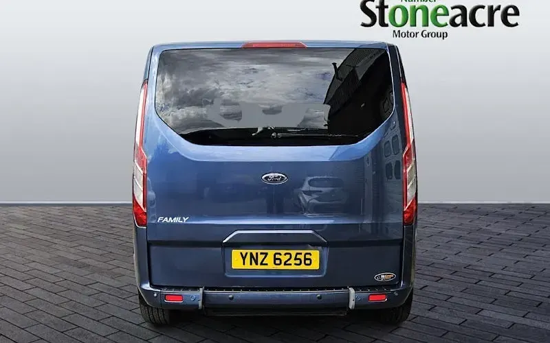 Used Ford Tourneo Titanium 131 HP (96 kW) 2019 Blue MPV