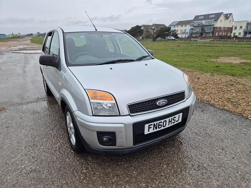 Used Ford Fusion Zetec 2010 Silver Hatchback