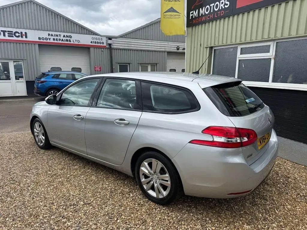 Used Peugeot 308 SW Active 130 HP (95 kW) 2015 Silver Estate